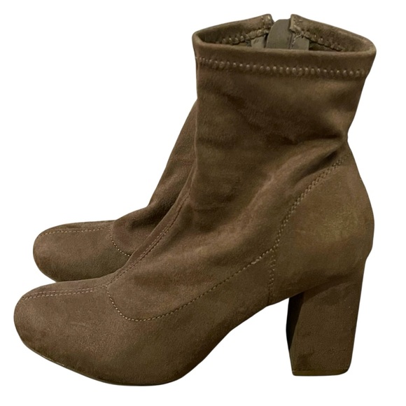 MIA Sz 9.5 Vickie Taupe Suede Heeled Ankle Boots Booties Side Zipper - Picture 1 of 11